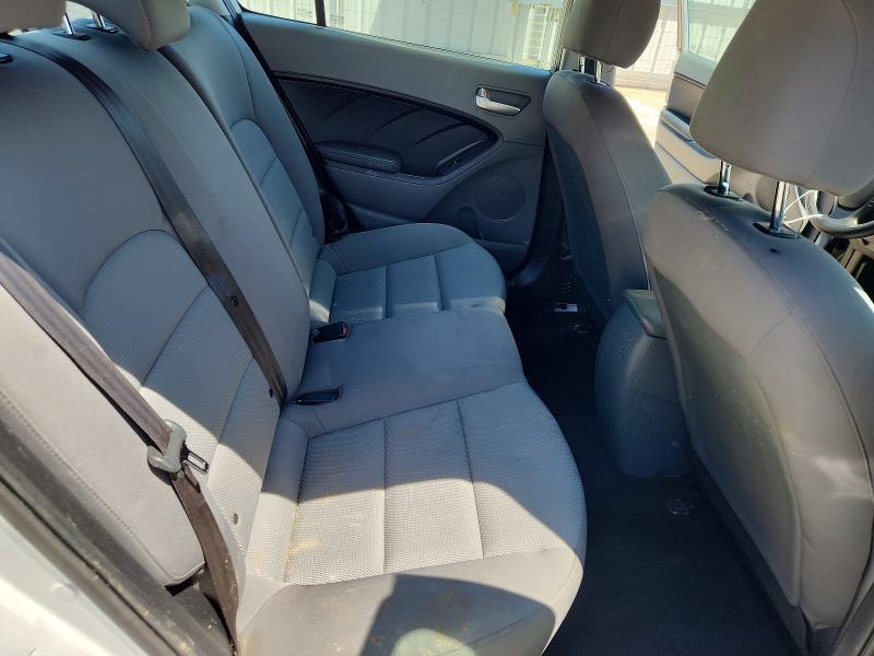 2017 KIA FORTE LX — Фото 10 из 13