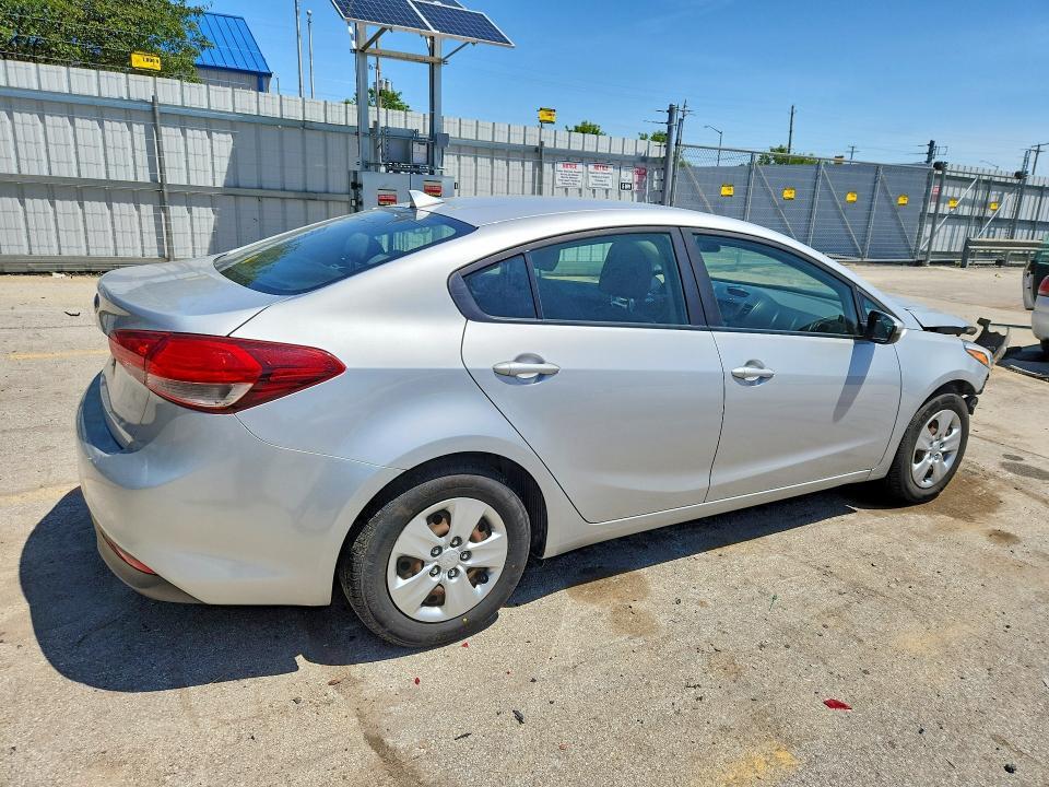 2017 KIA FORTE LX — Фото 3 из 13