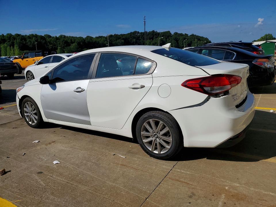 2017 KIA FORTE LX — Фото 2 из 12