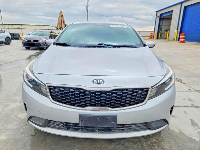 2017 KIA FORTE LX — Фото 5 из 13