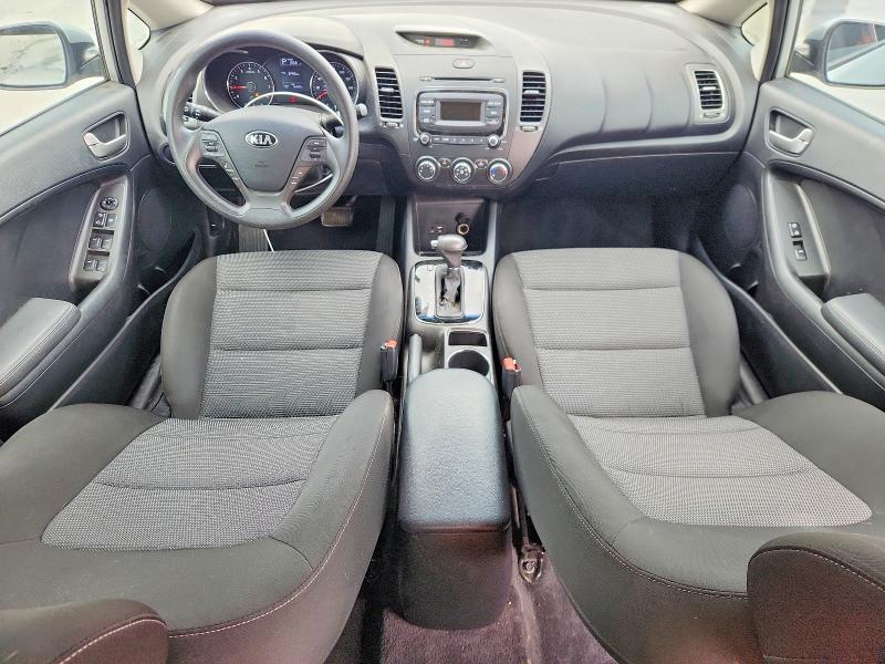 2017 KIA FORTE LX — Фото 8 из 13