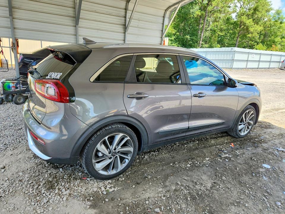 KNDCE3LCXH5077835 2017 KIA NIRO photo no. 3