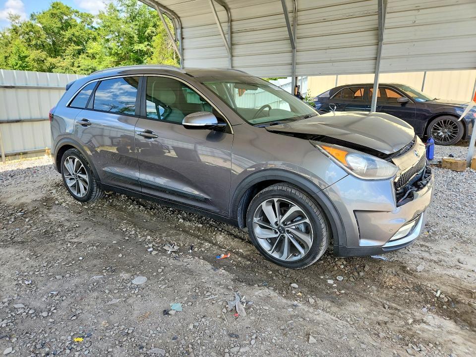 KNDCE3LCXH5077835 2017 KIA NIRO photo no. 4