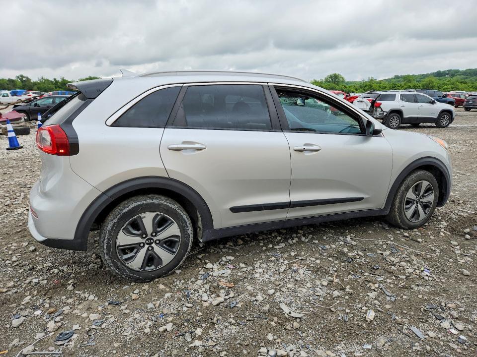2017 KIA NIRO LX — Фото 3 из 12