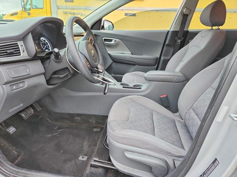 2017 KIA NIRO LX — Фото 7 из 12