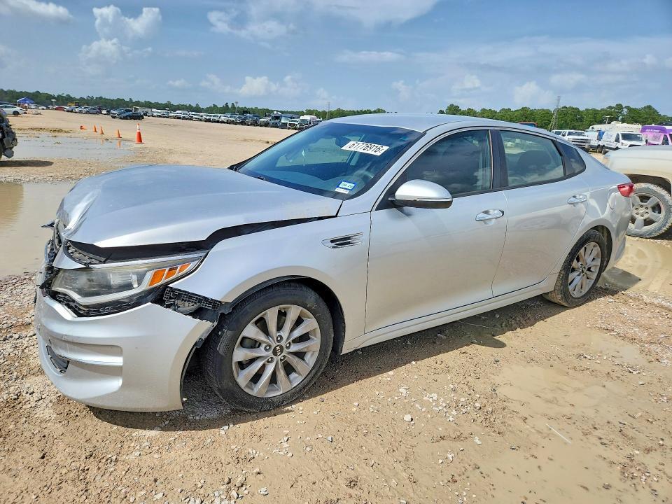 5XXGT4L33HG124180 2017 KIA OPTIMA photo no. 1