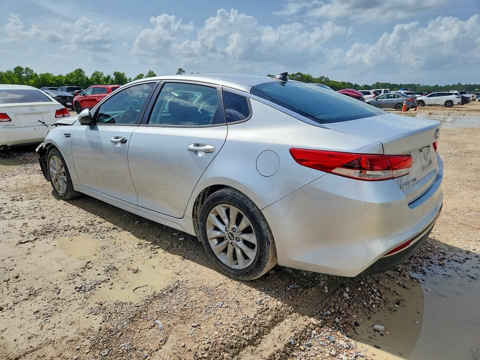 5XXGT4L33HG124180 2017 KIA OPTIMA photo no. 2