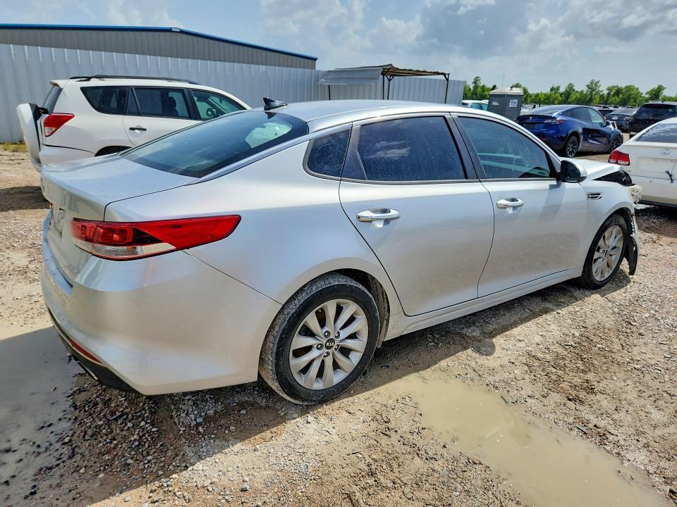 5XXGT4L33HG124180 2017 KIA OPTIMA photo no. 3