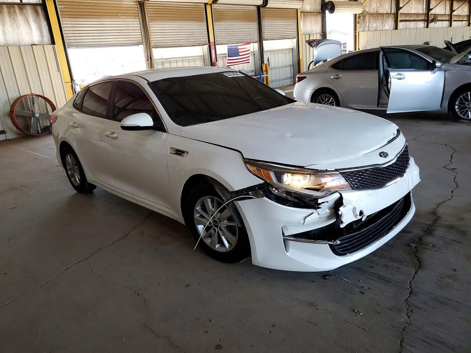 2017 KIA OPTIMA LX — Фото 4 из 12