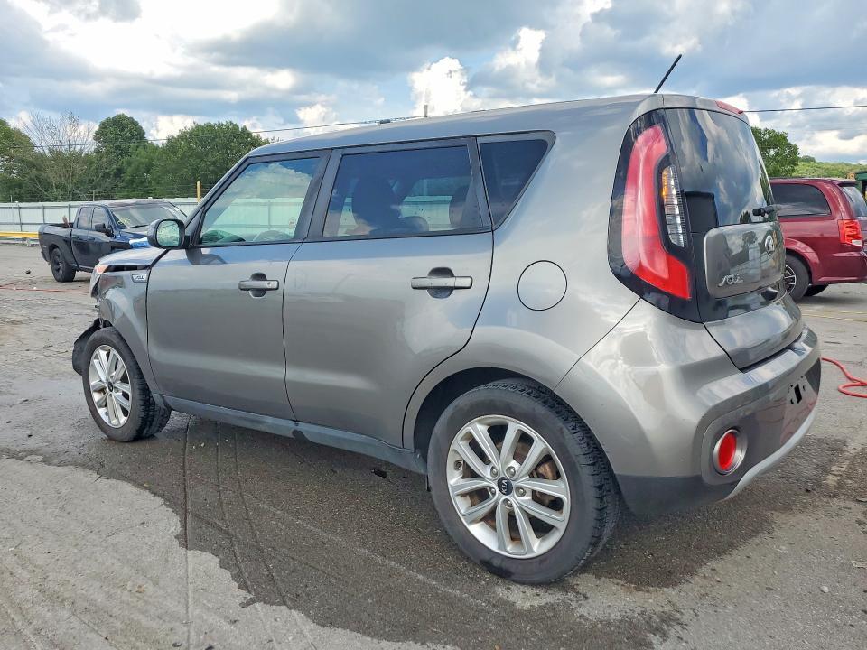 KNDJP3A51H7421370 2017 KIA SOUL photo no. 2