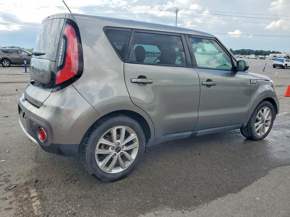 KNDJP3A51H7421370 2017 KIA SOUL photo no. 3