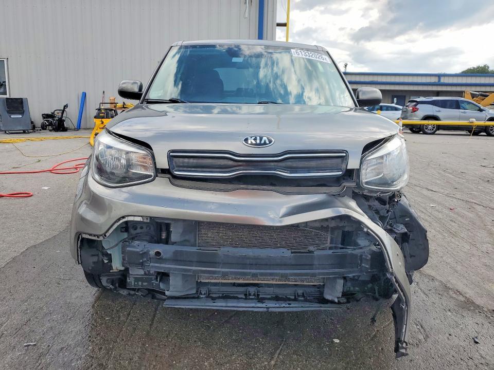 KNDJP3A51H7421370 2017 KIA SOUL photo no. 5