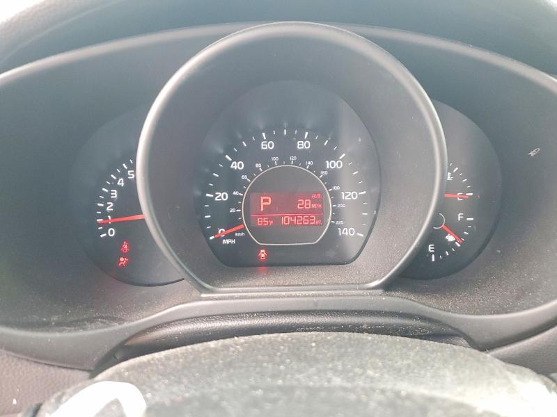 KNDJP3A51H7421370 2017 KIA SOUL photo no. 9