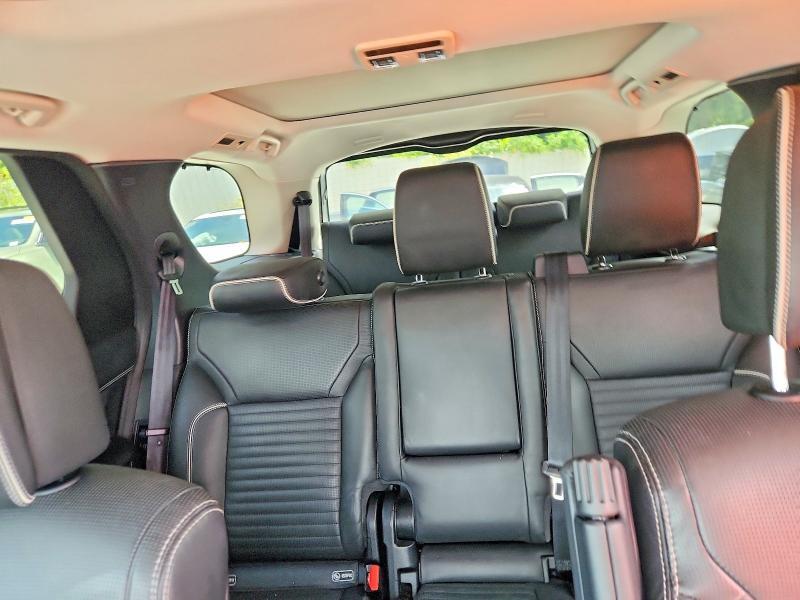 2017 LAND ROVER DISCOVERY FIRST EDITION — Фото 10 из 13