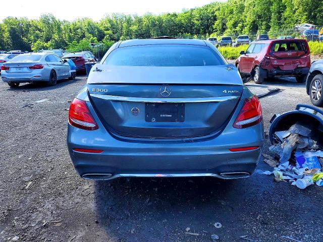 2017 MERCEDES-BENZ E-CLASS — Фото 6 из 12