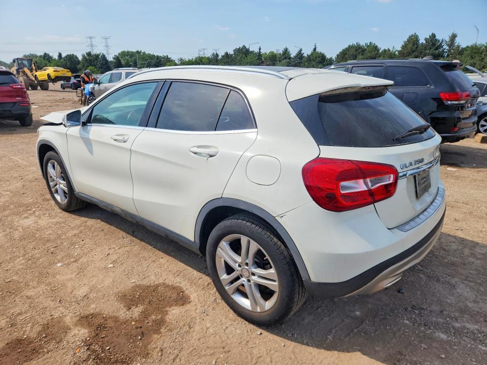 2017 MERCEDES-BENZ GLA 250 4MATIC — Фото 2 из 12