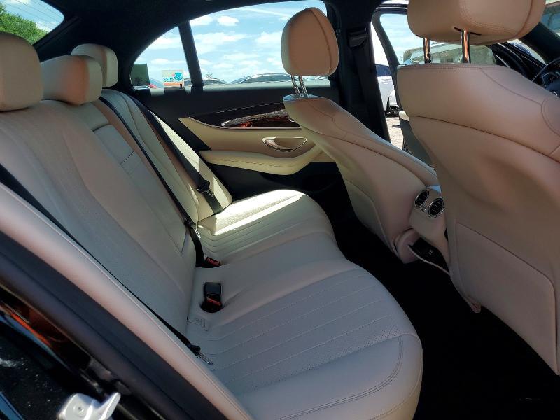 2017 MERCEDES-BENZ E 300 — Фото 10 из 12