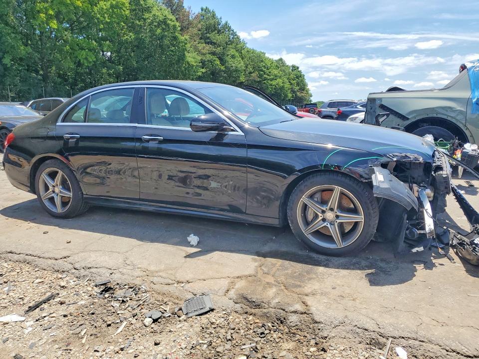 2017 MERCEDES-BENZ E 300 — Фото 4 из 12