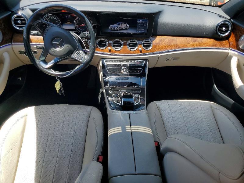 2017 MERCEDES-BENZ E 300 — Фото 8 из 12