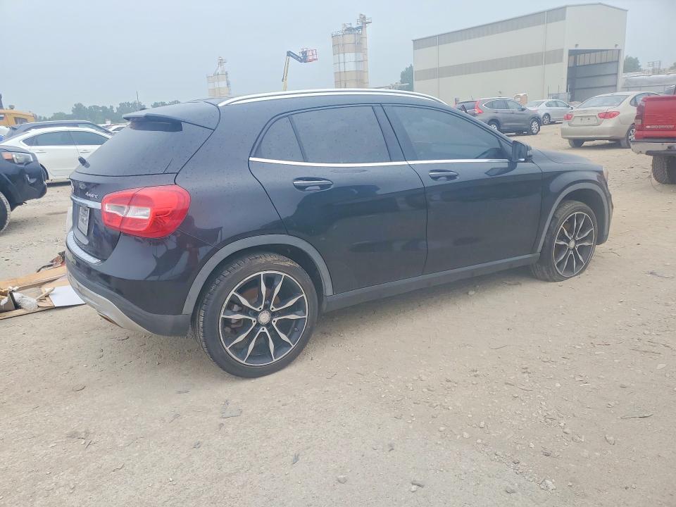 2017 MERCEDES-BENZ GLA 250 4MATIC — Фото 3 из 12