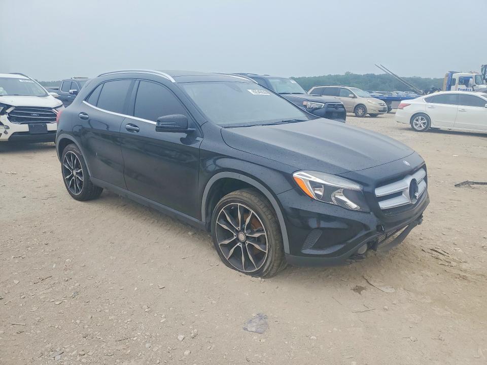 2017 MERCEDES-BENZ GLA 250 4MATIC — Фото 4 из 12