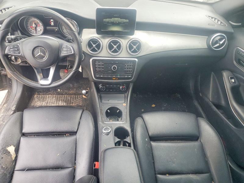 2017 MERCEDES-BENZ GLA 250 4MATIC — Фото 8 из 12