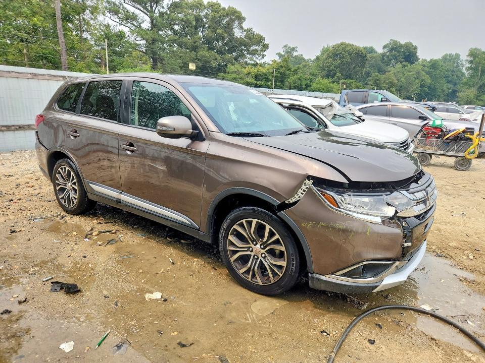 JA4AD3A31HZ046442 2017 MITSUBISHI OUTLANDER photo no. 4