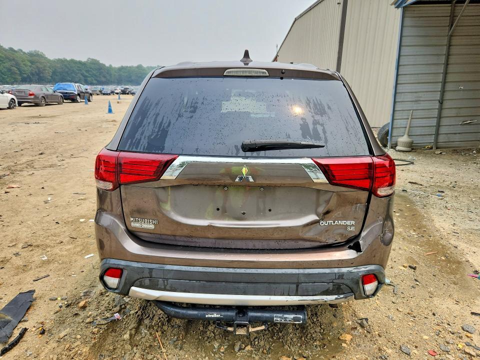 JA4AD3A31HZ046442 2017 MITSUBISHI OUTLANDER photo no. 6