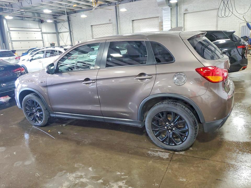 2017 MITSUBISHI OUTLANDER SPORT ES — Фото 2 из 12