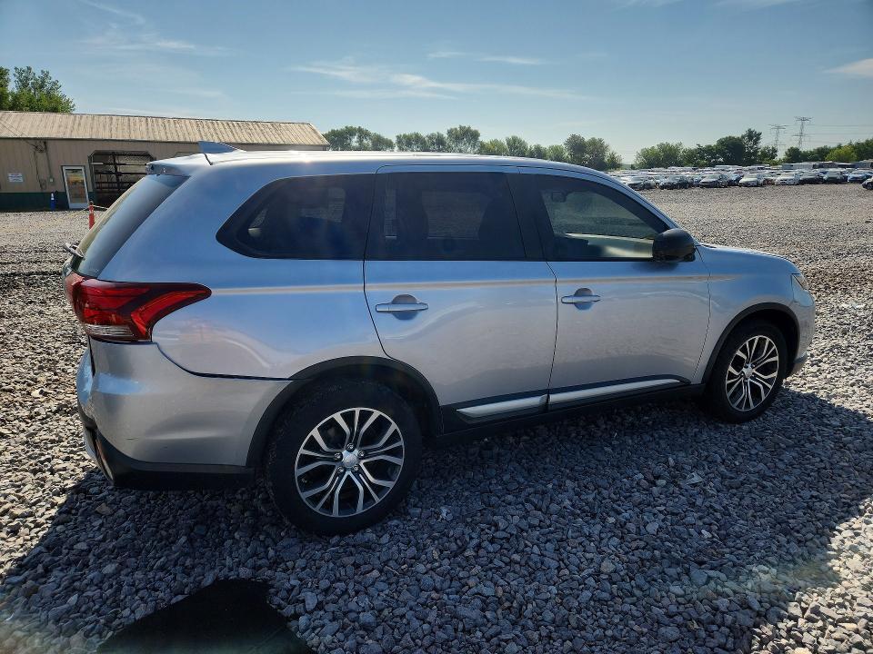 2017 MITSUBISHI OUTLANDER ES — Фото 3 из 13