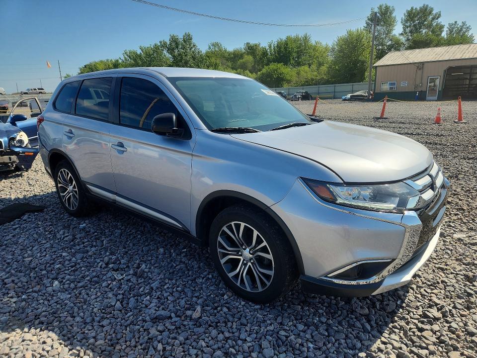 2017 MITSUBISHI OUTLANDER ES — Фото 4 из 13