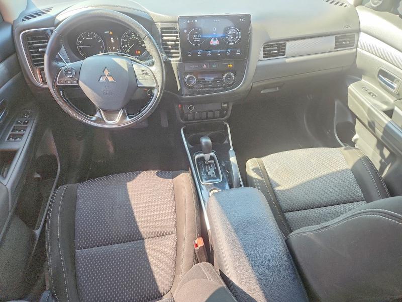 2017 MITSUBISHI OUTLANDER ES — Фото 8 из 13