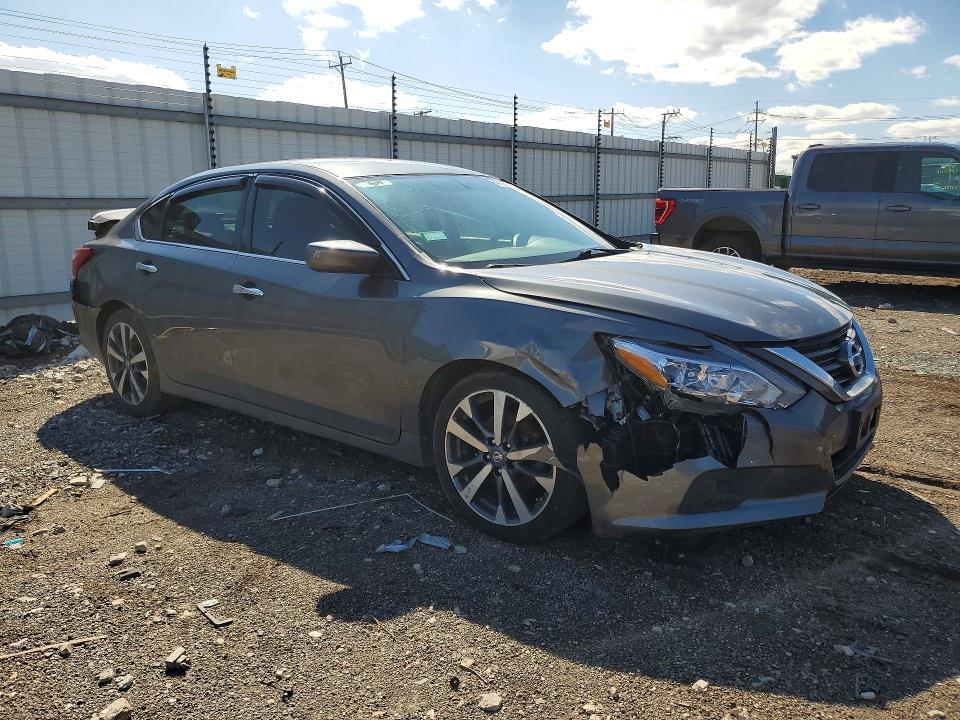 2017 NISSAN ALTIMA 2.5 SR — Фото 4 из 12