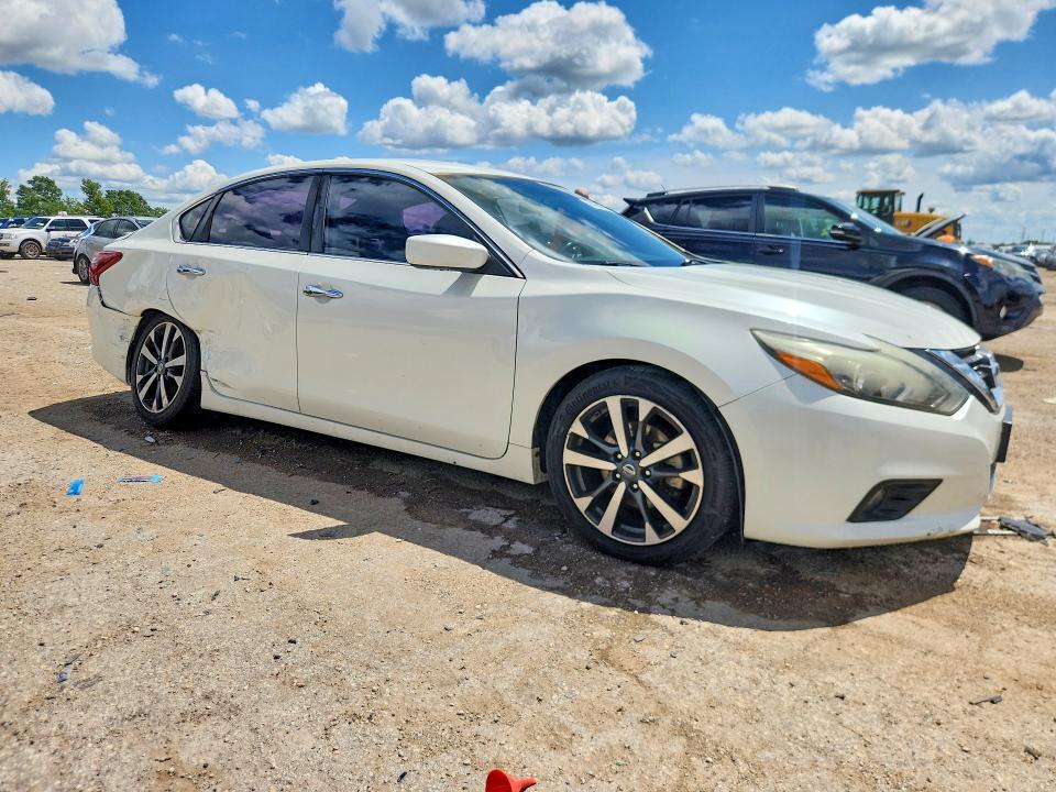 2017 NISSAN ALTIMA 2.5 SR — Фото 4 из 12