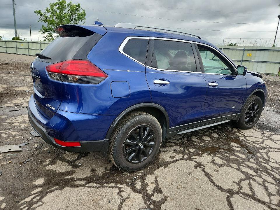 5N1AT2MV0HC737699 2017 NISSAN ROGUE photo no. 3
