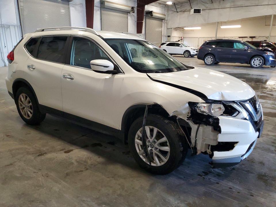 2017 NISSAN ROGUE SV — Фото 4 из 13