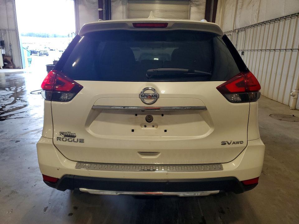 2017 NISSAN ROGUE SV — Фото 6 из 13