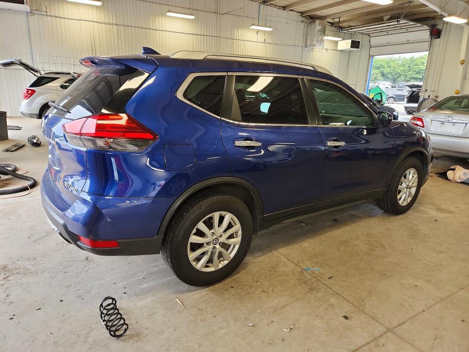 2017 NISSAN ROGUE SV — Фото 3 из 13