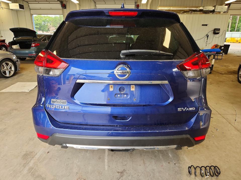 2017 NISSAN ROGUE SV — Фото 6 из 13