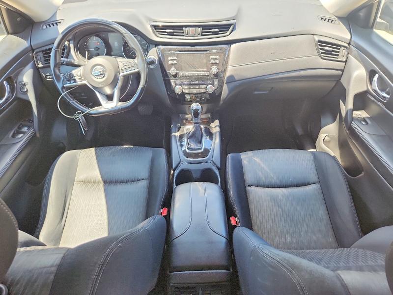 JN8AT2MV7HW022068 2017 NISSAN ROGUE photo no. 8
