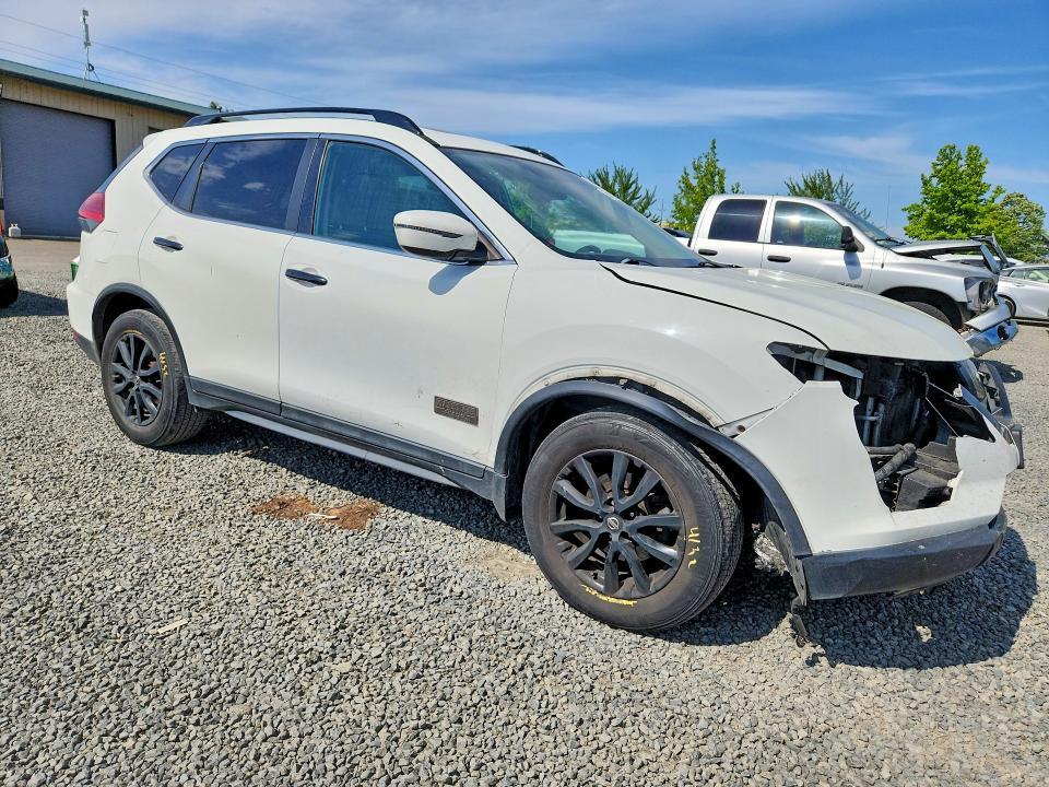 2017 NISSAN ROGUE SV — Фото 4 из 13