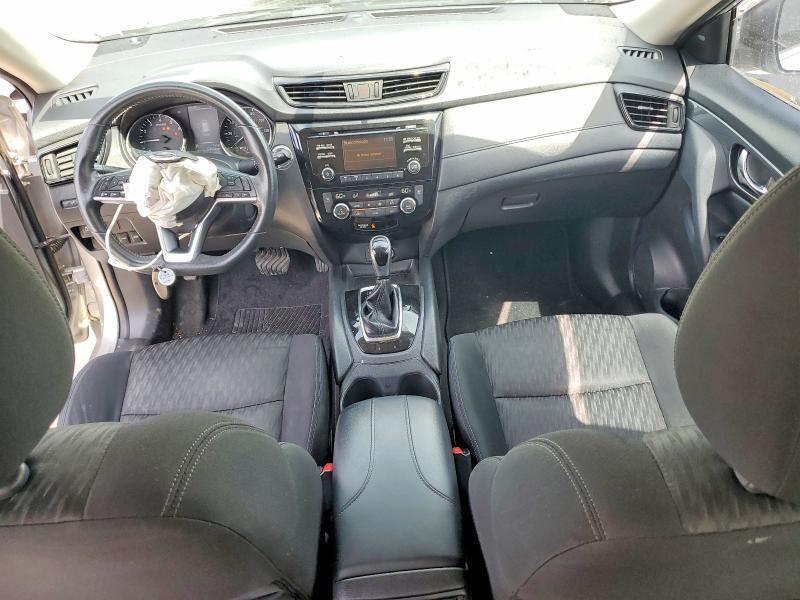 2017 NISSAN ROGUE SV — Фото 8 из 13