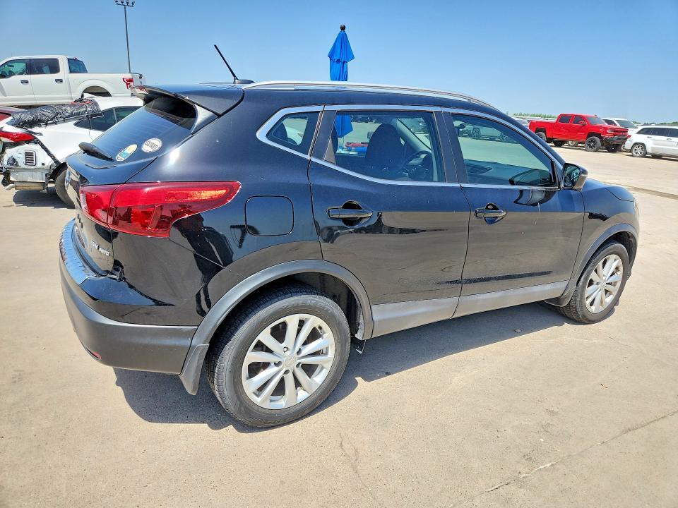 2017 NISSAN ROGUE SPORT SV — Фото 3 из 13