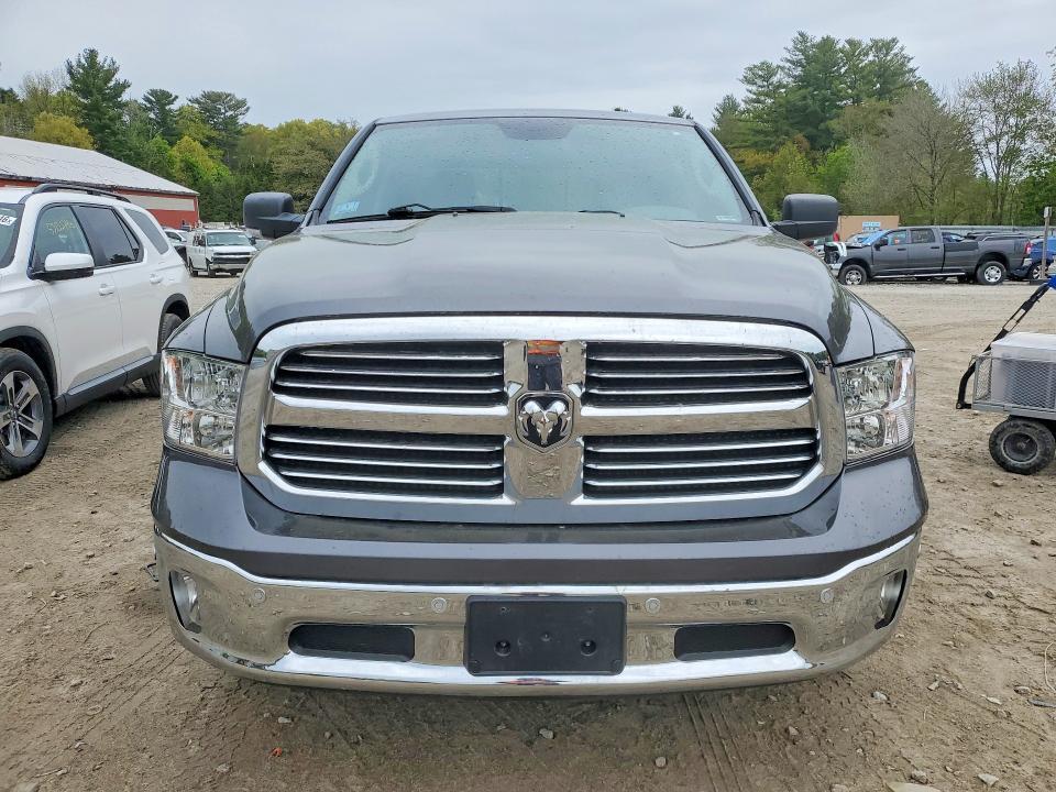 2017 RAM 1500 SLT — Фото 5 из 13