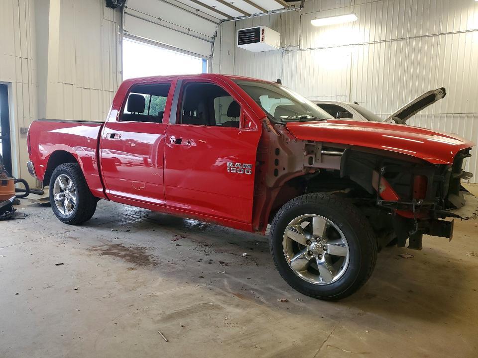 2017 RAM 1500 SLT — Фото 4 из 13