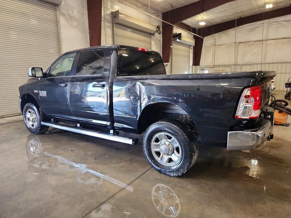 2017 RAM 3500 ST — Фото 2 из 12
