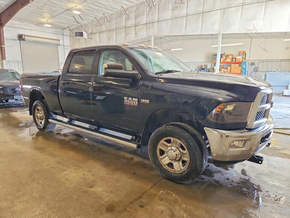 2017 RAM 3500 ST — Фото 4 из 12