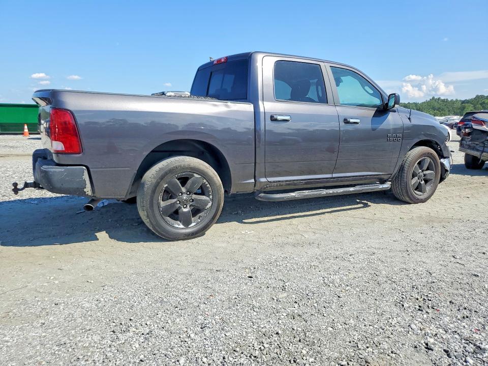 2017 RAM 1500 SLT — Фото 3 из 12
