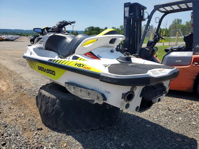 YDV11341B717 2017 SEA-DOO RXTX 300 photo no. 3