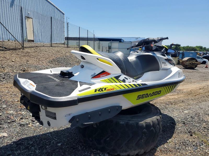 YDV11341B717 2017 SEA-DOO RXTX 300 photo no. 4